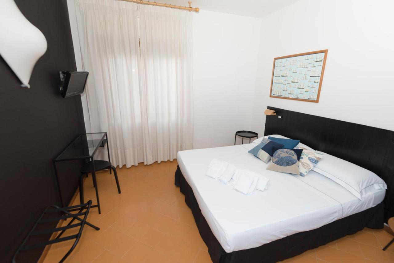 Mami Sabaudia Hotel Екстериор снимка