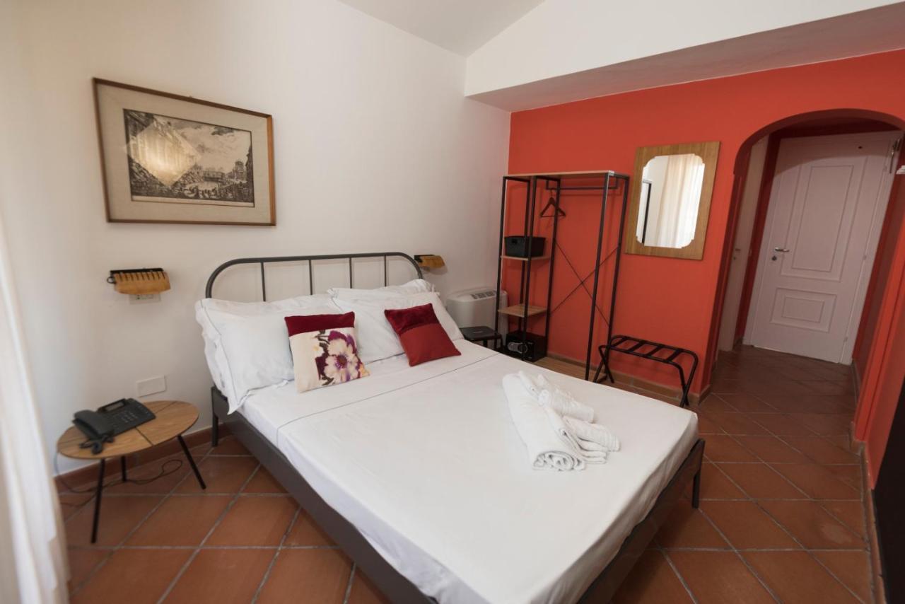 Mami Sabaudia Hotel Екстериор снимка
